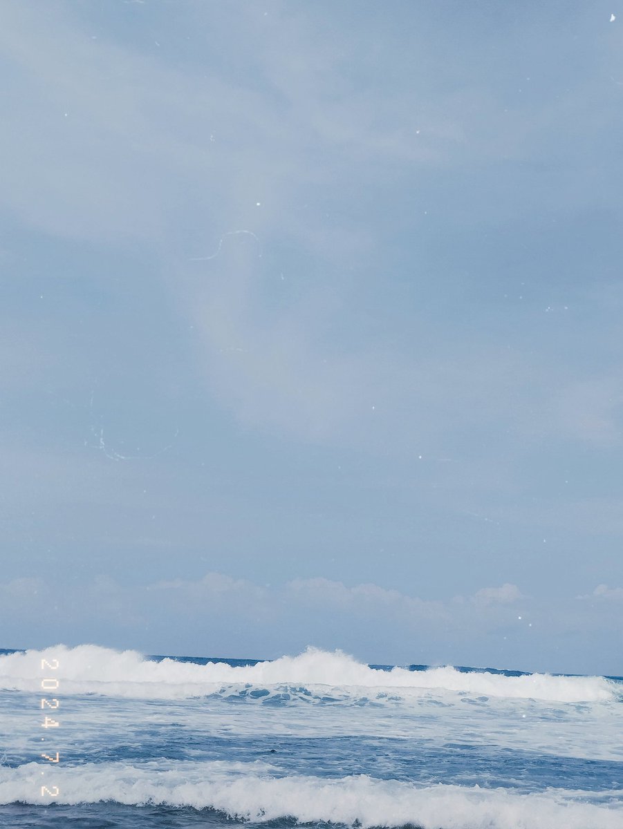 umm0ghey's tweet photo. 🫧🏝️🌊👣🐚🐬🩵 https://t.co/schKHbQQI1