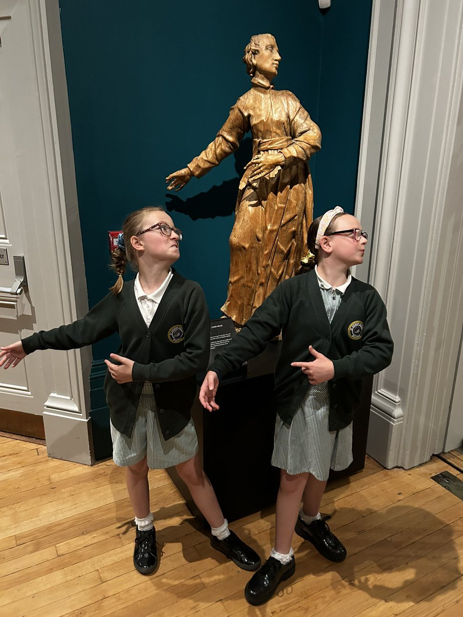 StaidansbMrC's tweet photo. Lots of art appreciation going on! #y5 #staidansbArt @MrsF_staidansb @StaidansbSMoore @MrsF_staidansb @walkergallery https://t.co/xYITFYQa7v