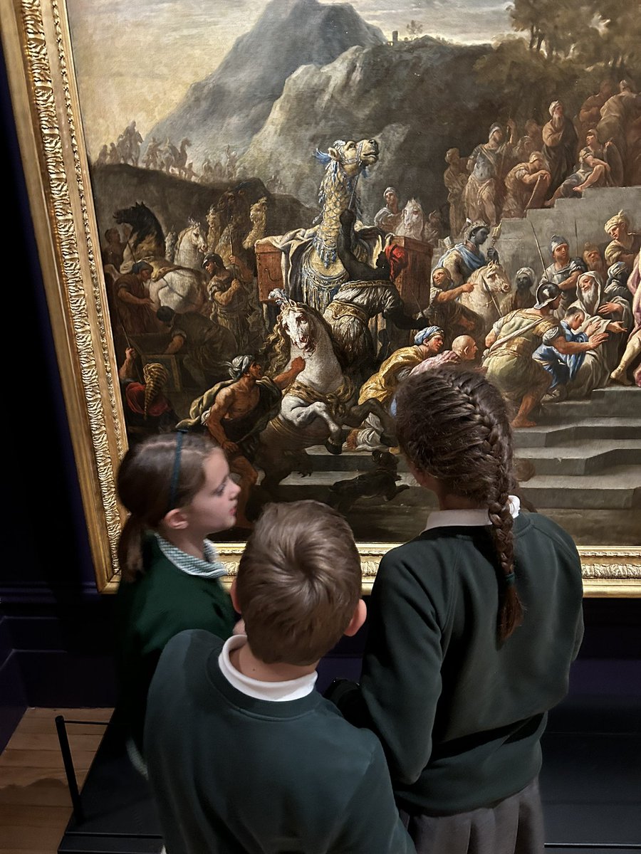 StaidansbMrC's tweet photo. Lots of art appreciation going on! #y5 #staidansbArt @MrsF_staidansb @StaidansbSMoore @MrsF_staidansb @walkergallery https://t.co/xYITFYQa7v