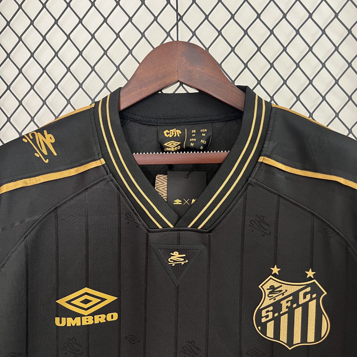 usemaimports's tweet photo. E o tanto que essa camisa do Santos ficou ABSURDA? 😍

Voce pode adquiri-la por apenas R$150!!!

Compre agora 📲 https://t.co/igF3WyvCTU https://t.co/EPDAkpSLdM
