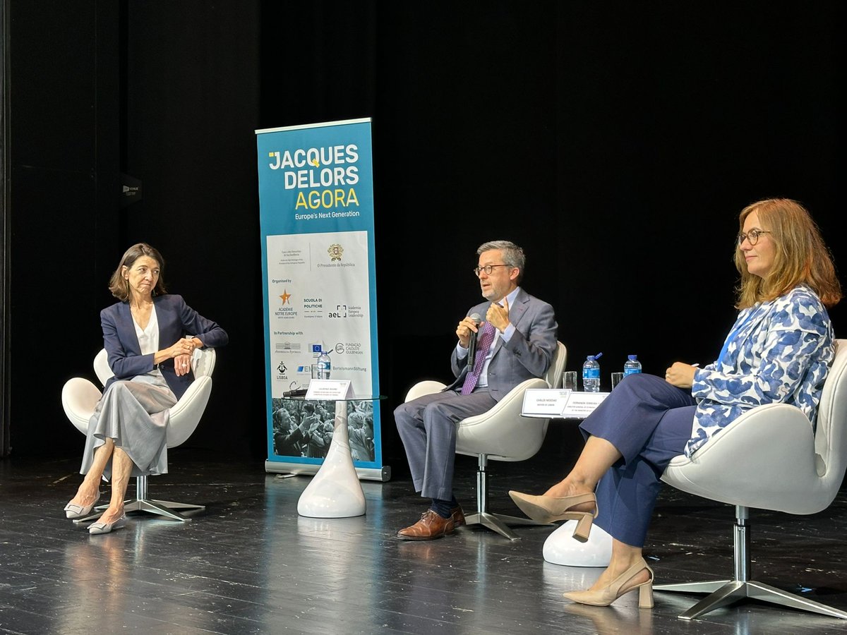 Académie Notre Europe (@academiene) on Twitter photo Double debate with a lot of questions this morning at the Jacques Delors Agora 🇪🇺
🧑🔬 Boosting EU’s #competitiveness and growth with <a href="/LaurenceBoone/">Laurence Boone</a> & <a href="/Moedas/">Carlos Moedas</a>
🪖 Towards a European #defense? with Nicole Gnesotto & <a href="/matellysy/">Sylvie Matelly</a> Double debate with a lot of questions this morning at the Jacques Delors Agora 🇪🇺
🧑🔬 Boosting EU’s #competitiveness and growth with <a href="/LaurenceBoone/">Laurence Boone</a> & <a href="/Moedas/">Carlos Moedas</a>
🪖 Towards a European #defense? with Nicole Gnesotto & <a href="/matellysy/">Sylvie Matelly</a>