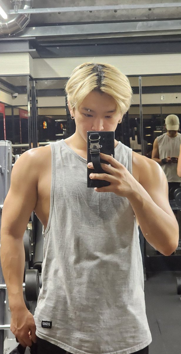 leedoeus's tweet photo. 240702 08:20 pm kst 🐥💭

cardio done https://t.co/Ut8ctyxZck