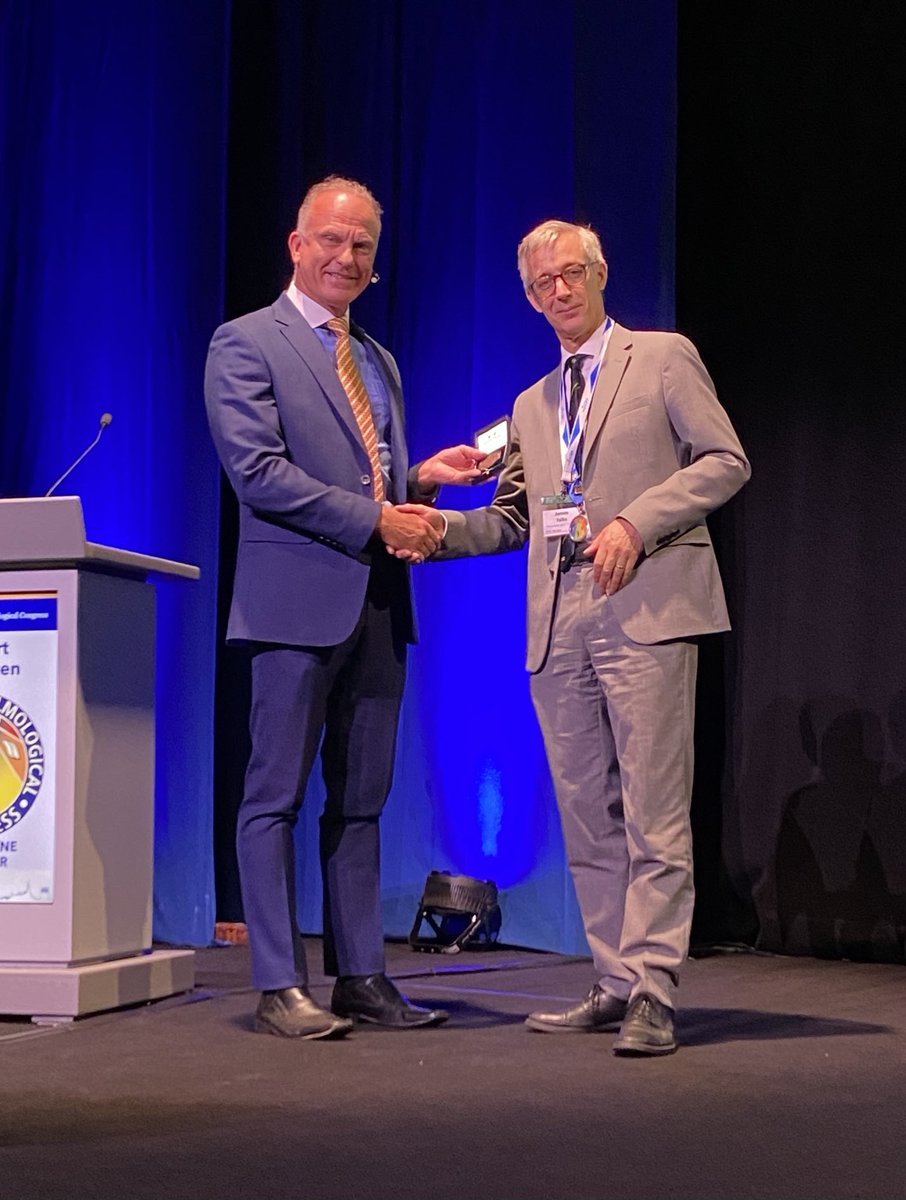 OOC Master Dr James Talks awarding Prof Robert MacLaren the Doyne medal after his excellent lecture. ⁦<a href="/OOCongress/">OOC</a>⁩ <a href="/ooc2024/">Interesting curious beautiful things from the web</a>
