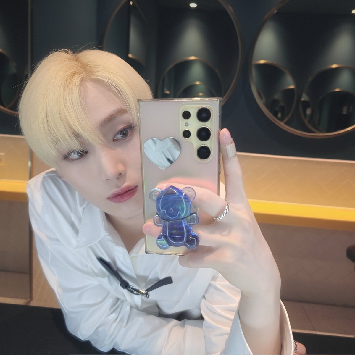 Sukoo's tweet photo. 𝒮unoo a spirited youngster with a passion for music and a heart full of dreams. 🤍💭 He stood backstage at the #WeverseConFestival. 🕺 As a member of 𝗘𝗡𝗛𝗬𝗣𝗘𝗡 he knew the performance ahead would be one of their biggest yet. ❣︎ https://t.co/mRujlTFcux