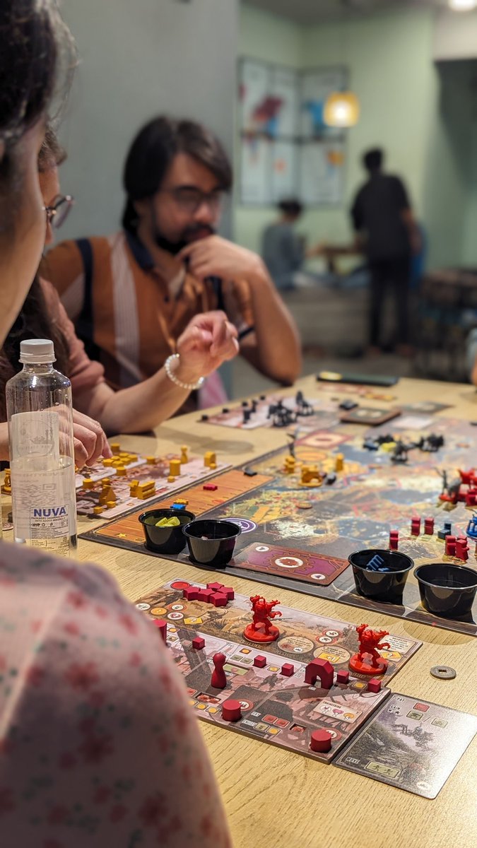 nowboardingcafe's tweet photo. Looking to play modern strategic board games with your squad, but don't know how to get started?

Don't want the commitment to purchase an expensive game?

Don't have the patience to read through the elaborate and boring rulebooks?

(1/2) https://t.co/6ldHNfewSP
