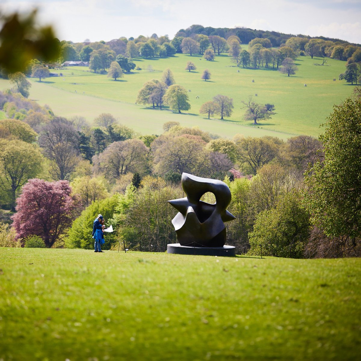 Yorkshire Sculpture Park (@yspsculpture) on Twitter photo Choose YSP for unforgettable days out with loved ones this summer โ๏ธ
Catch up with friends while spotting sculptures by the worldโs leading artists, or chatting over lunch.
๐ ysp.org.uk/visit-us
Henry Moore, Large Spindle Piece, 1968, cast c.1974 ๐ท๏ธ <a href="/photosbydavid/">David Lindsay</a> Choose YSP for unforgettable days out with loved ones this summer โ๏ธ
Catch up with friends while spotting sculptures by the worldโs leading artists, or chatting over lunch.
๐ ysp.org.uk/visit-us
Henry Moore, Large Spindle Piece, 1968, cast c.1974 ๐ท๏ธ <a href="/photosbydavid/">David Lindsay</a>