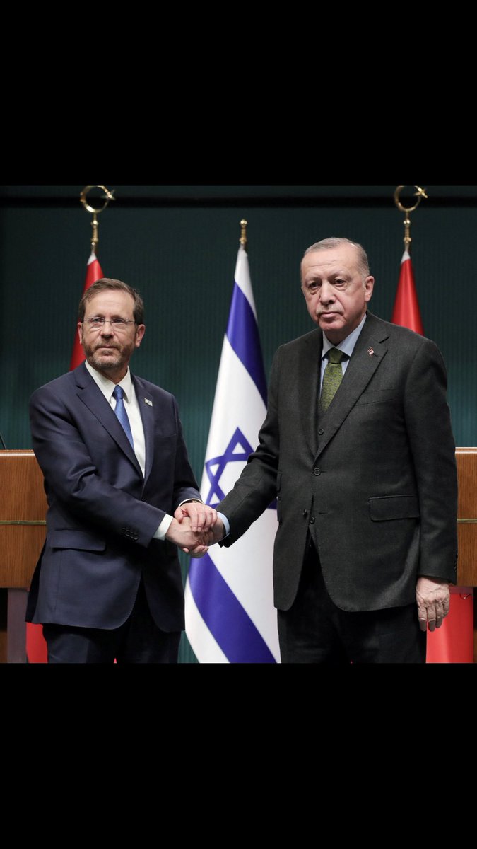 99_ube's tweet photo. @Muhamed_Erdogan صح 😁 https://t.co/gmpkOAC6Cc