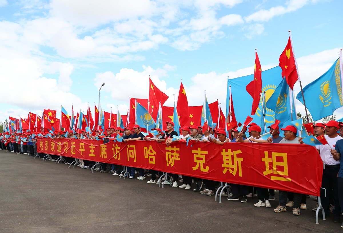 Xi's Moments (@xismoments) on Twitter photo 