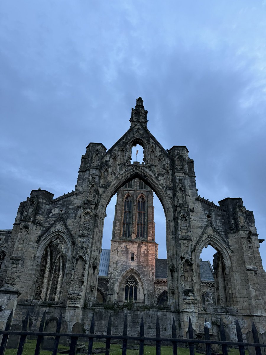Harrison and Anthony of <a href="/WykeCollege/">Wyke Sixth Form College</a> and formerly of <a href="/HowdenSchool/">HowdenSchool</a> and <a href="/DeltaGoole/">Goole Academy</a> received their Queen’s Badges last night at #Howden Minster alongside 11 others from all over Yorkshire! Congratulations! thanks to His Majesty Lord Lieutenant James Dick OBE and Mayor Hugh Roberts