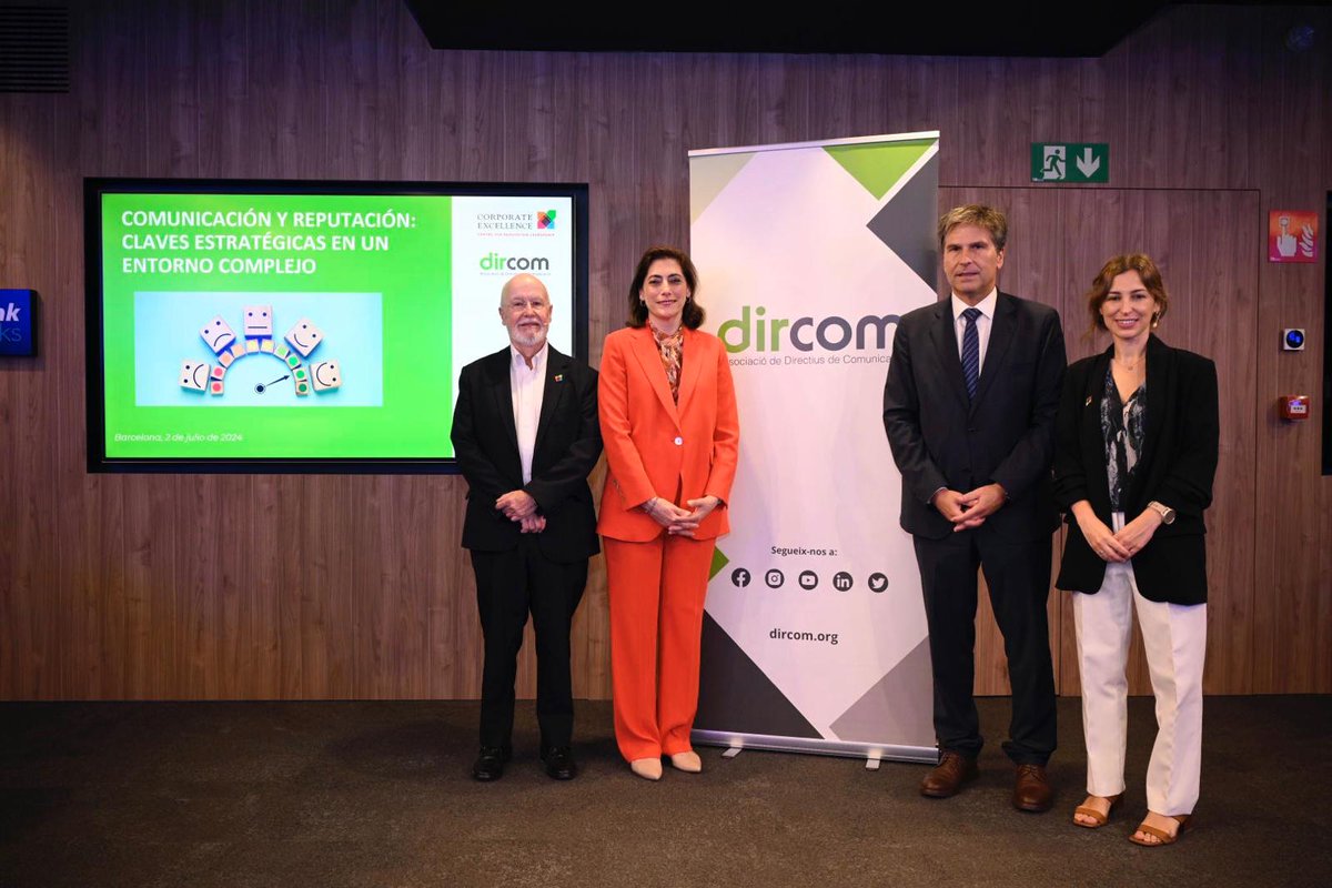 MartinezGistau's tweet photo. Ha sido un placer reencontrar caras conocidas en Barcelona para presentar los resultados de #ApproachingTheFuture.
Me hace feliz inaugurar con @Dircom_cat mi nuevo rol al frente de @CE4reputation y contribuir a la profesionalización de la reputación y la gestión de intangibles. https://t.co/dfM0kj5qLw