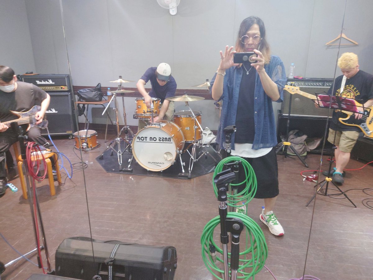 utamusica65's tweet photo. 今日のスタジオ

まさひろ髪切った https://t.co/UJA34kAcmq