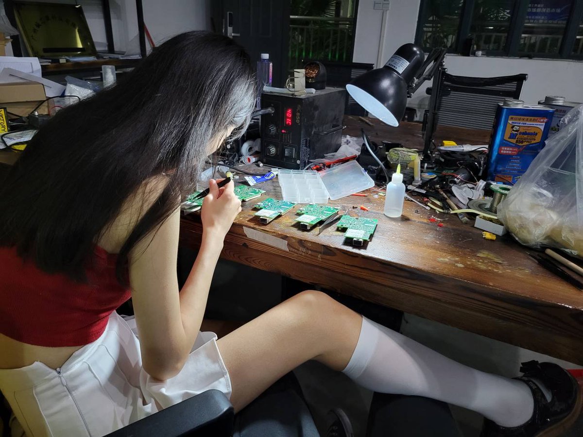 decade_2000's tweet photo. https://t.co/jyL6W7rYTa