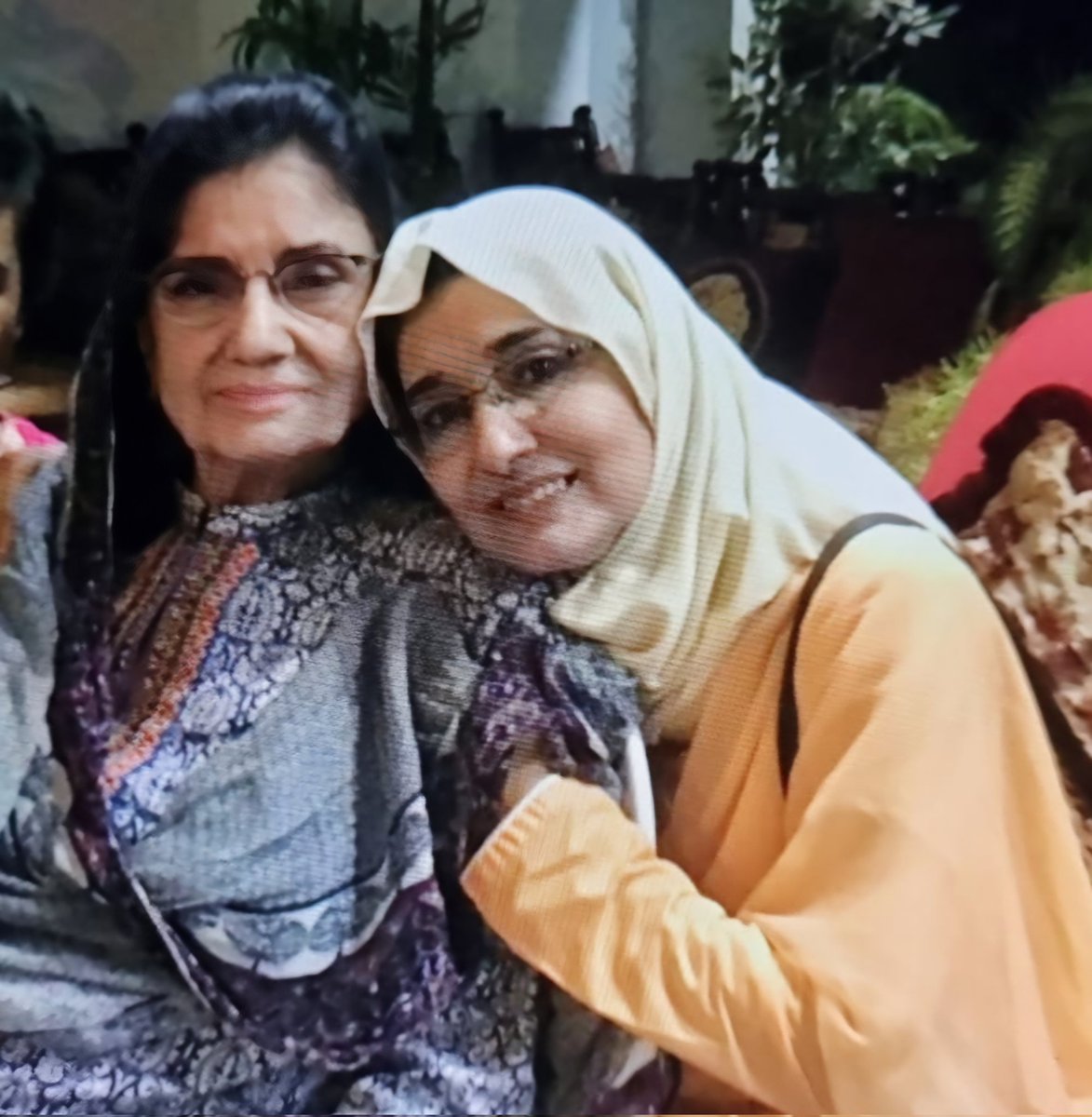 Dr. Fowzia Siddiqui (@fowziasiddiqui) on Twitter photo اک دست مہرباں تھا' نہ رہا
شفقت کا سائباں تھا' نہ رہا
My Dearest Ammi , I miss her every day. Its been 2 years but I am still lost. She was the one whose strength and nurture made me what I am . Her prayers had shielded me and provided comfort.
<a href="/Aafiamovement/">Aafia Movement</a> رحمها الله اک دست مہرباں تھا' نہ رہا
شفقت کا سائباں تھا' نہ رہا
My Dearest Ammi , I miss her every day. Its been 2 years but I am still lost. She was the one whose strength and nurture made me what I am . Her prayers had shielded me and provided comfort.
<a href="/Aafiamovement/">Aafia Movement</a> رحمها الله