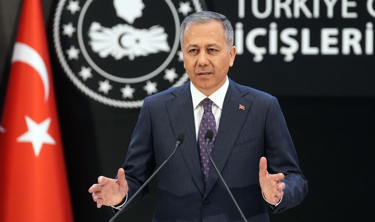 H55E55's tweet photo. İçişleri Bakanı Yerlikaya: “Yasa dışı yollara başvurularak gerçekleştirilen provokatif eylemler sonrası 474 şahıs gözaltına alınmıştır.”

#UElkemdeSığınmacıİstemiyorum #sokağa #bunlartürk #tam31 #talisca #afrin #Zaniolo #batshuayi #ardaguler https://t.co/RyWsT9G28B