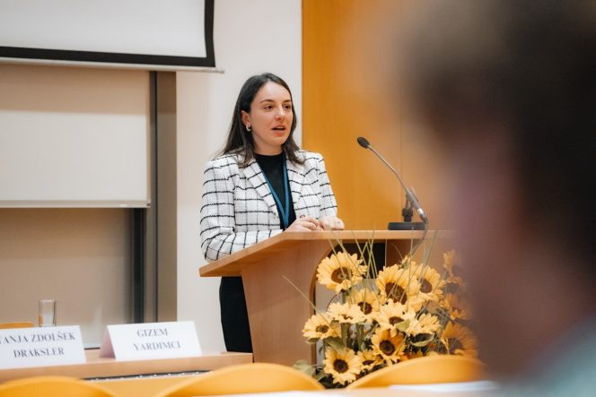 MaynoothLaw's tweet photo. PhD candidate at #maynooothlaw,  Gizem Yardimci recently presented her research at the Global Conference on #AI and Human Rights, Ljubljana, Slovenia.

Read more here: https://t.co/BifhWgbr8B https://t.co/erXf7dFao2