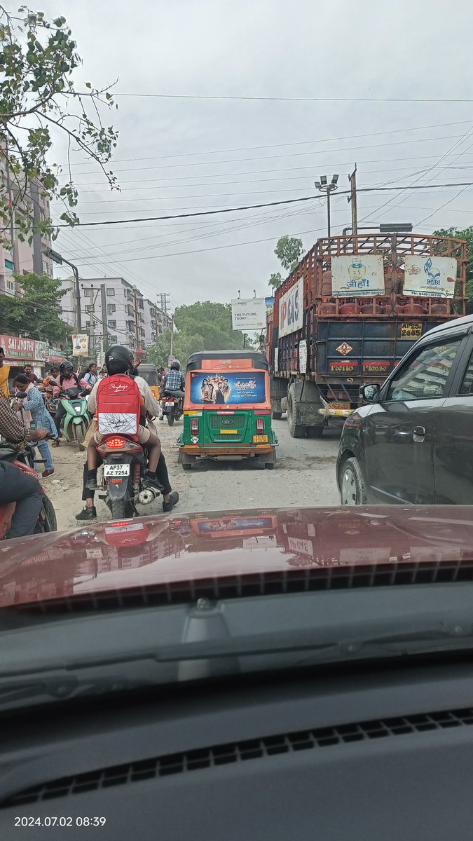 Anilkumarnvk's tweet photo. @GHMCOnline @cdmatelangana Heavy congestion at Cocacola x rds, vikas school.. Road is dug up at various points in the junction and not taken care of.. request authorities to repair it to ease the movement https://t.co/pNsIuHMoZ8