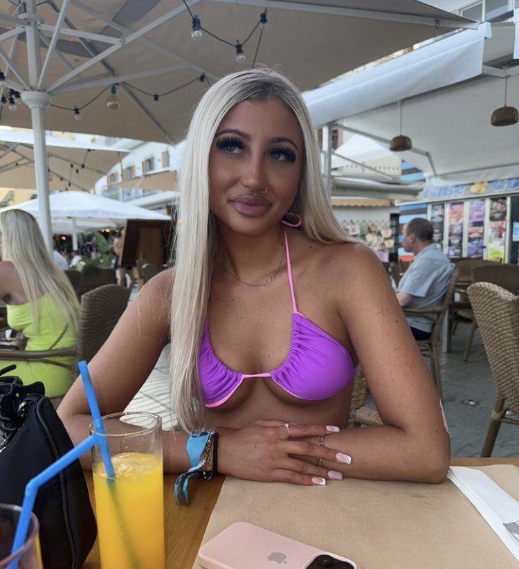 WikiM279's tweet photo. Take me back to IBIZZZAAAA!! #buyingcontent #sellingcontent #premiumsnapchat #goddess #findom #paypig #onlyfans https://t.co/ILW9MDouhh