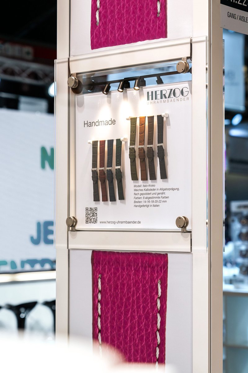 84expo nutzt auch den Zwischenraum. Die Tiefe von nur 6 cm ermöglicht eine Integration nicht nur von grafischen Gestaltungen, sondern auch von beleuchteten Vitrinen zur Präsentation von Bauteilen &amp; hochwertigen Produkten.
84expo.de
#messebau #vitrine #84expo #icon