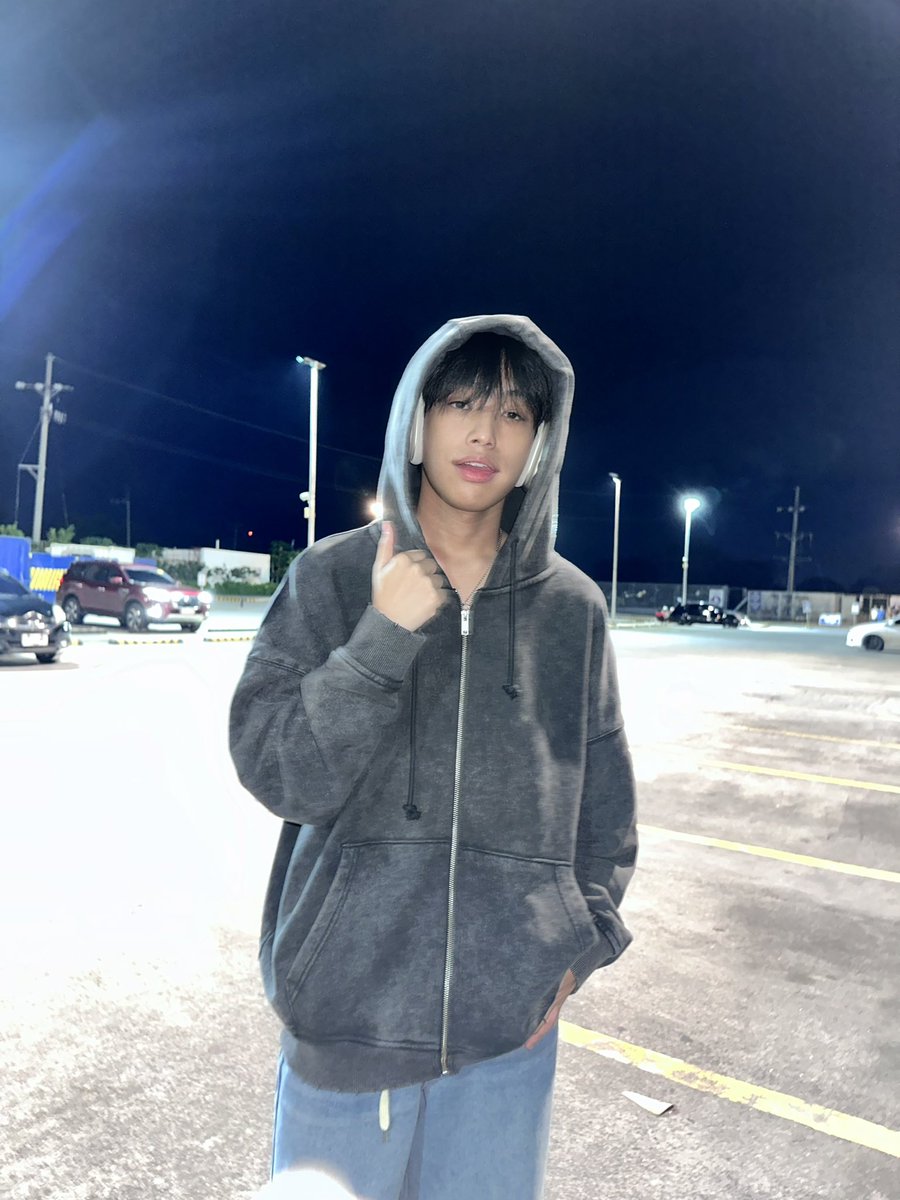 axllukecab's tweet photo. 😁 https://t.co/j5KvVDfHy8