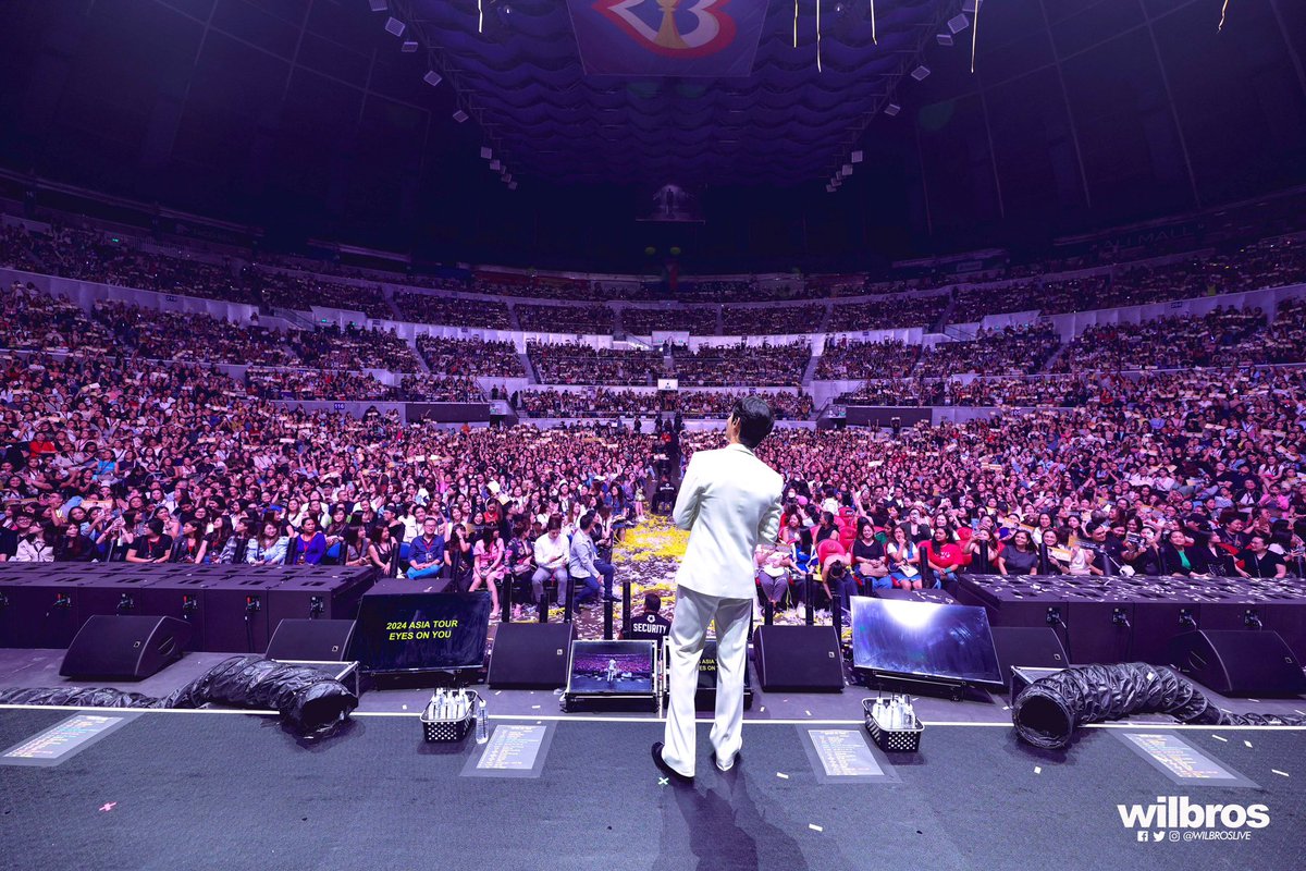 WilbrosLive's tweet photo. 2024 KIM SOO HYUN
ASIA TOUR in MANILA <EYES ON YOU>

Eyes on Kim Soo Hyun #KimSooHyun 😍 
Thanks to everyone who came -- fans from the Philippines and international fans who flew to Manila for this unforgettable event! 🫶🏻🫰🏻 #EyesOnYou #WilbrosLive https://t.co/1iY4rfsw4p