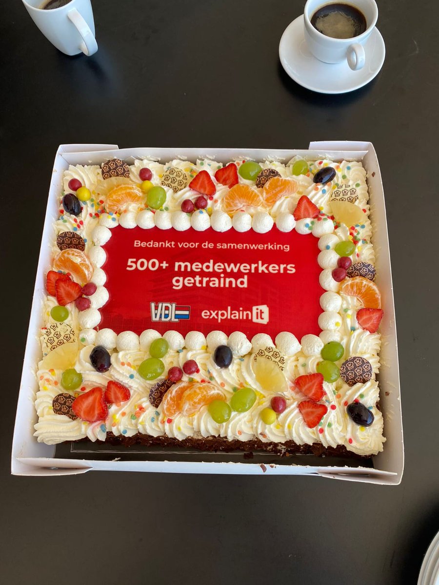 ExplainiT_NL's tweet photo. 𝗩𝗗𝗟 𝘅 𝗘𝘅𝗽𝗹𝗮𝗶𝗻𝗶𝗧: 𝟱𝟬𝟬+ 𝗺𝗲𝗱𝗲𝘄𝗲𝗿𝗸𝗲𝗿𝘀 𝗴𝗲𝘁𝗿𝗮𝗶𝗻𝗱! 🚀

Met trots delen we deze mijlpaal. In september 2023 begonnen we met Excel, Word en PowerPoint trainingen bij VDL en hebben nu 500 medewerkers getraind! 🎉

Dank aan VDL voor de samenwerking. https://t.co/pauxIRe1R1