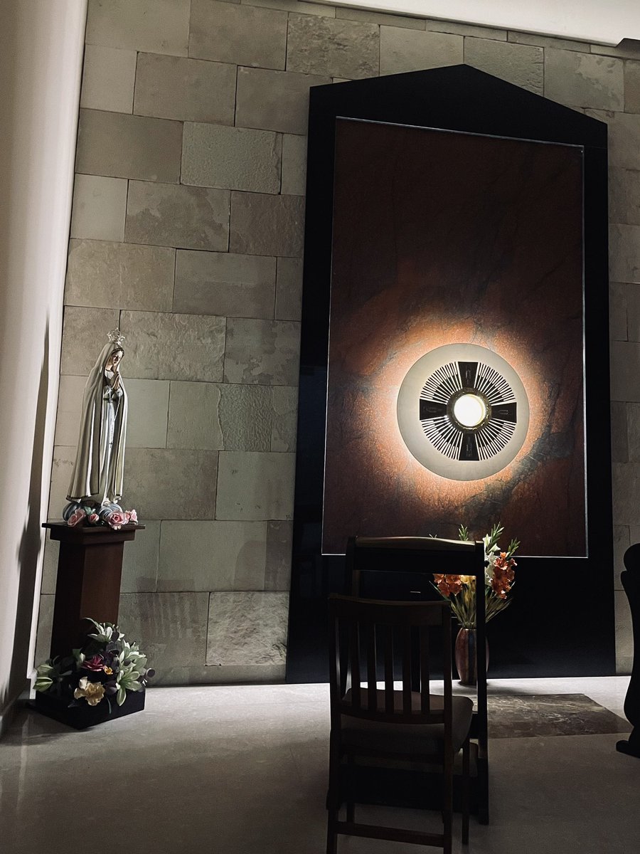 Abraza el dolor, más no te aferres a él, solo abrázalo, aprende de él y acepta que es parte de la vida y este te santifica