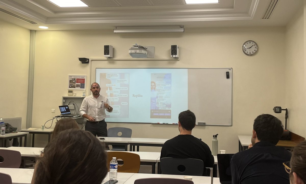 smithbarryc's tweet photo. Day 2 @IP_SAS Summer School on AI @UoLondon Institute in Paris. Jean Gove discusses testimony and knowledge in exchanges with AI assistants https://t.co/sieCcrpN0Z