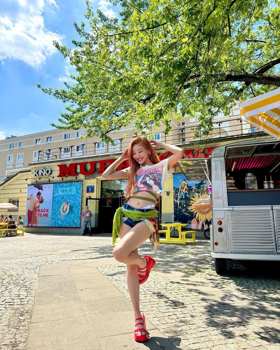 forkissoflife's tweet photo. [📷] 240702 #JULIE | instagram 

“kiss it in the orange dyed sunset🧡” 

#쥴리
#KISSOFLIFE #키스오브라이프 #KIOF
#Sticky @KISSOFLIFE_S2 https://t.co/DffpkCRM67
