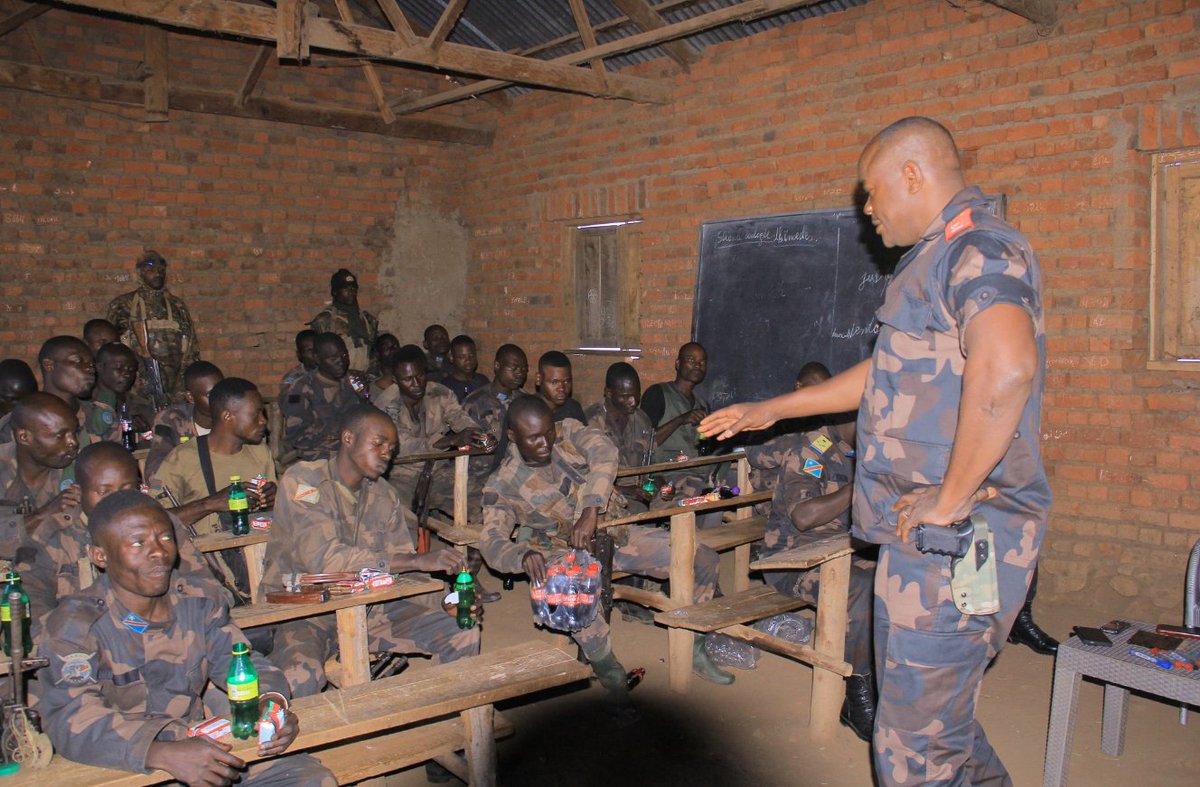 kinshasaweb's tweet photo. #SoutienFARDC #BendeleEkweyate #FARDC #ToLongaNaMapinga #DRCMilitary 🇨🇩 https://t.co/vBvuHuaKuM
