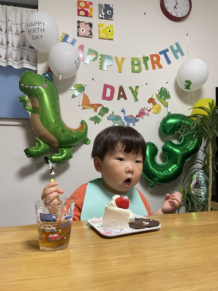 ay_hay_a's tweet photo. 次男3歳誕生日🎂おめでとう🎉🎉 https://t.co/0tRpXPQxCX
