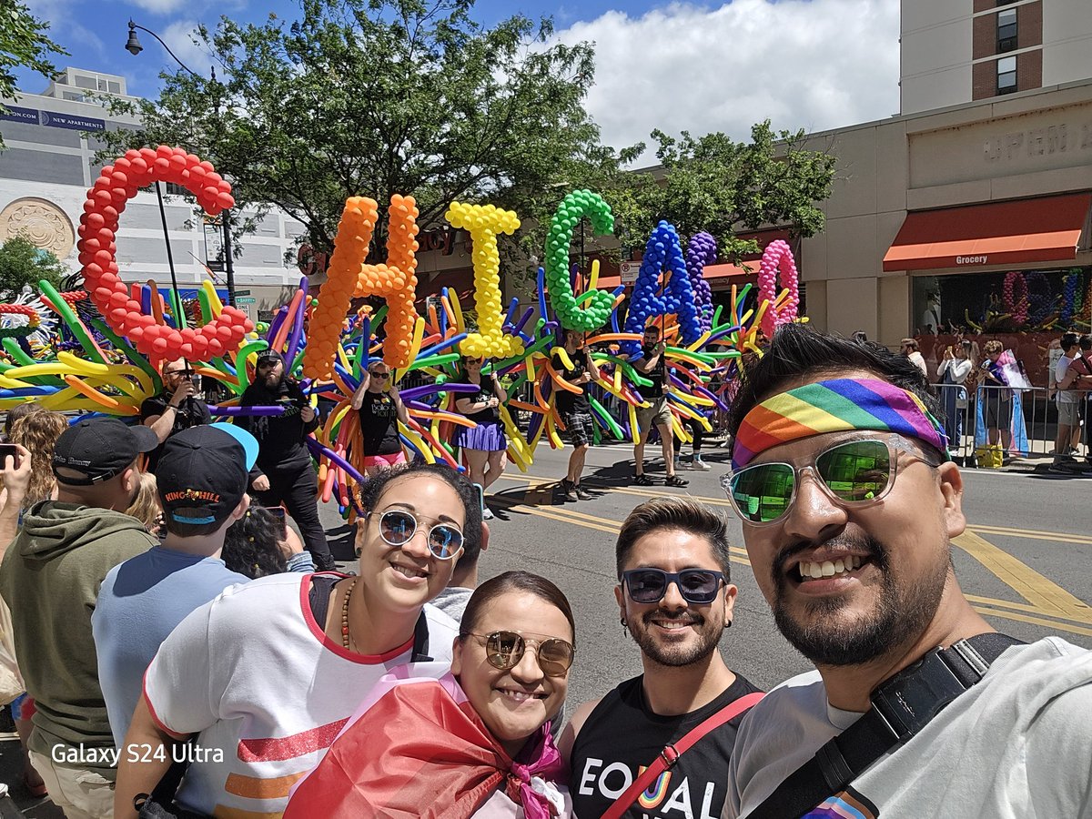MA0S87's tweet photo. 🤩🥳🥳🏳️🌈 #PrideMonth2024 #pridechicago #Pride2024 https://t.co/oB7gavHlRq