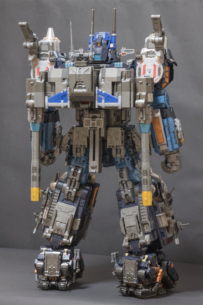section13013001's tweet photo. エクリプスはロボットベースGXの総体強化機である
構造素材・エネルギーバイパス・FZジェネレーター等の換装により従来のGXタイプを凌駕する性能を保有している
またB.I.G-A.Iに並列システムが在り機能の一部は自律化され、5名程度の人員で十全の性能が発揮できる

#オールダイアクロンコンペ2024 https://t.co/dlTY0mIjQ5