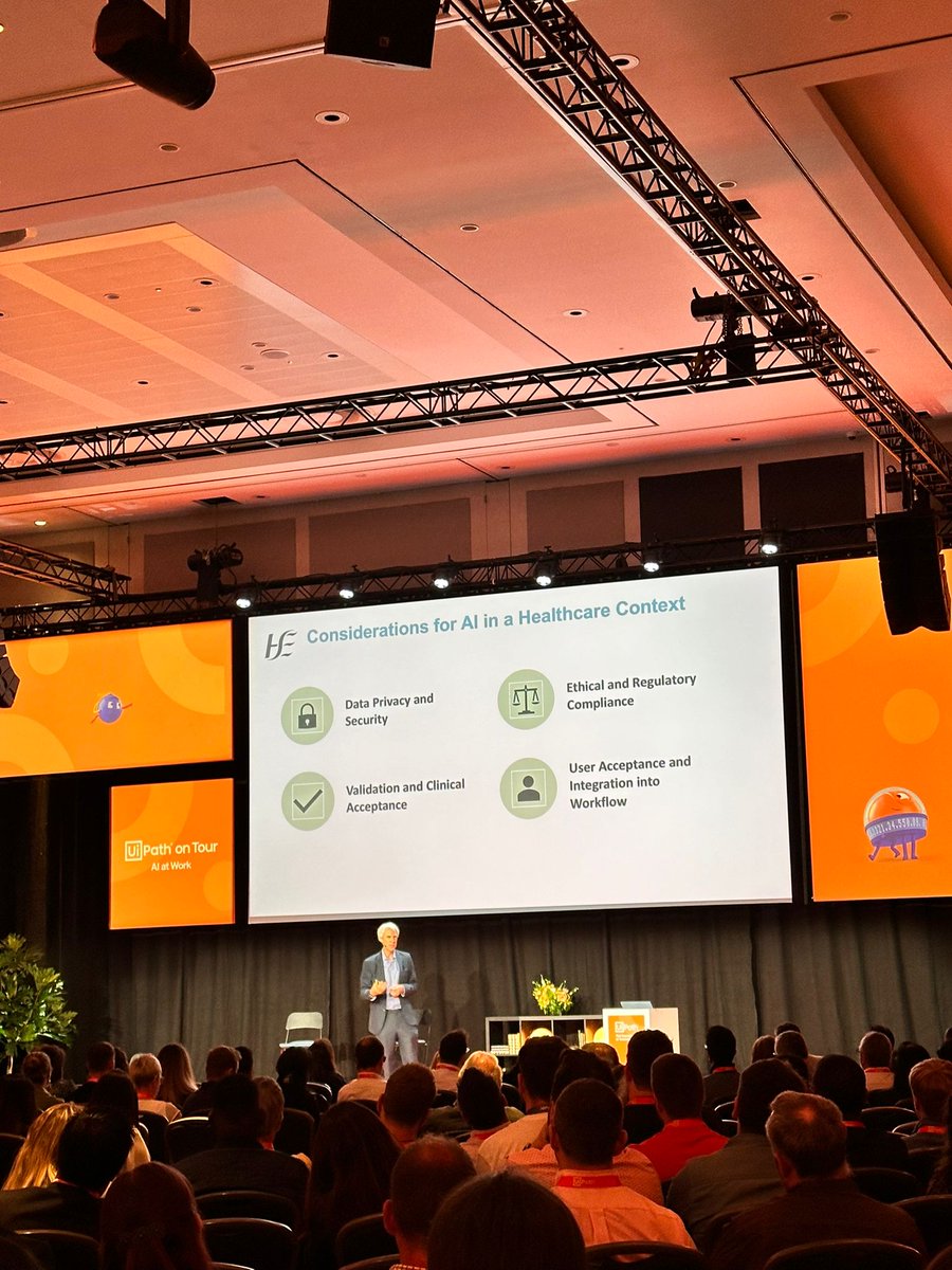 UiPath tweet media