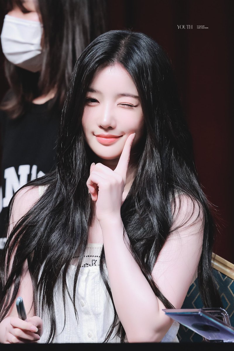 240628 😙

#트리플에스 #TripleS #김유연 #KimYooYeon