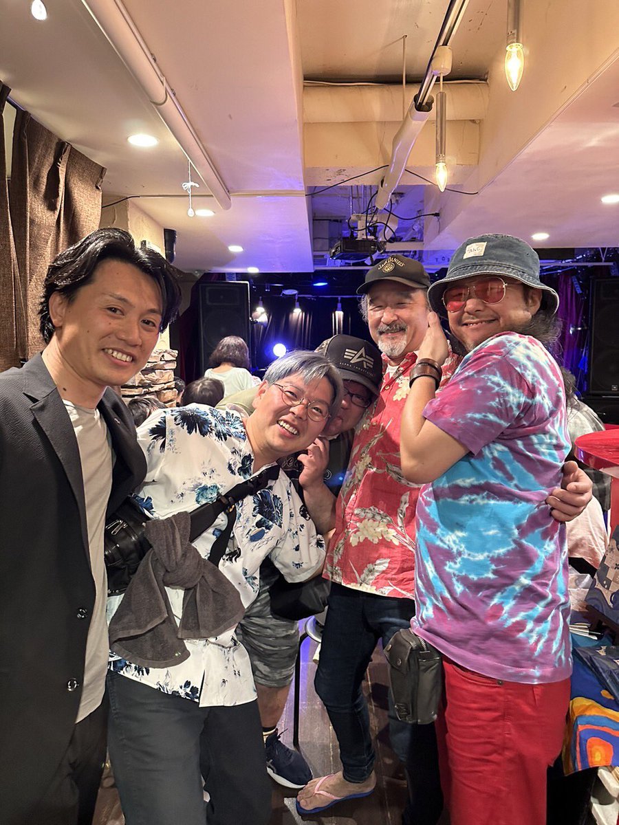 goro_tatsuta's tweet photo. 6/30 STREAMレコ発
応援出演でした
ありがとうございました

笑顔溢れる幸せの時間でしたよ

皆んなと過ごせる時間は
何よりも幸せですね〜

余韻を胸に
また制作の日々に戻ります
#GOROTATSUTA
#stream
#Nabecd https://t.co/Gf4Y1HoUcF