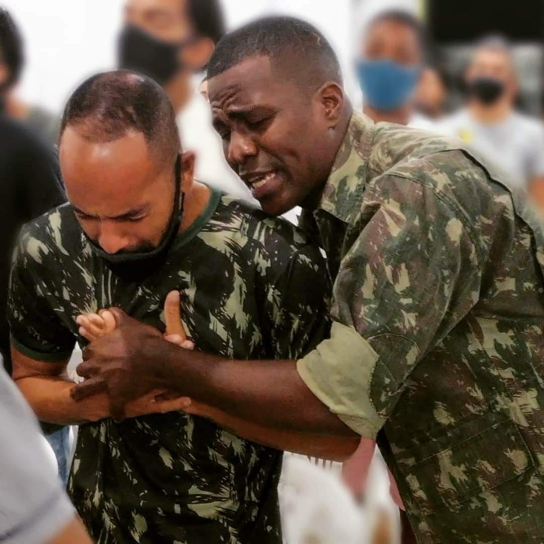 Nosso Luta não é contra pessoas e sim contra princinpados....somos irmãos