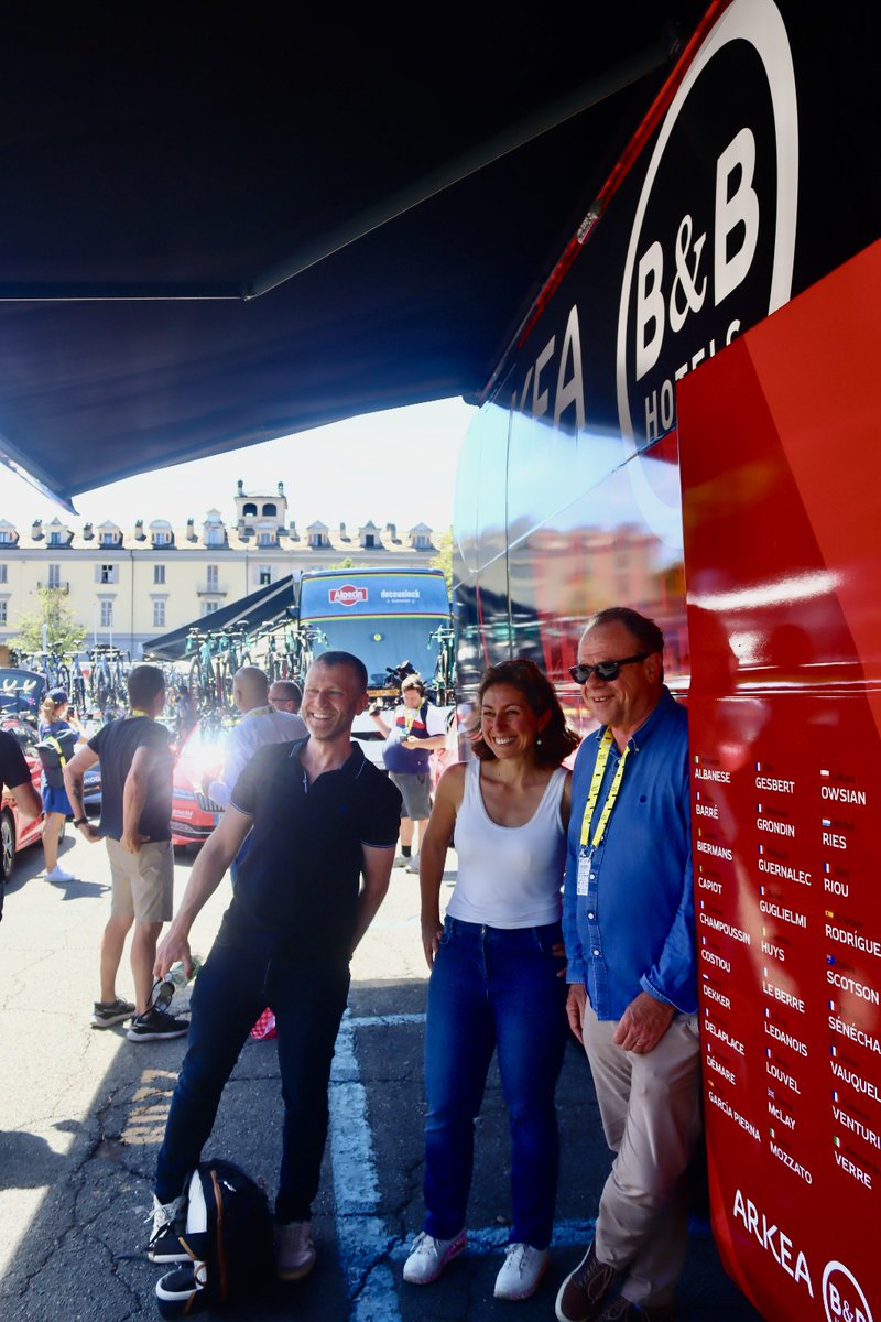Nos partenaires titres à nos côtés sur le Tour de France ! 🤝
Nous avons le plaisir d'accueillir aujourd'hui Sophie Donabedian, Chief Sustainability Officer chez B&amp;B HOTELS, et Vincent Quandalle, directeur général de B&amp;B HOME ! 🏨

👉 <a href="/BBHotelsFR/">B&B HOTELS France</a> 

#TDF2024