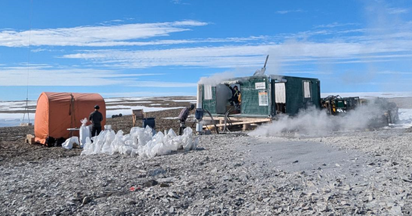AstonBayCuAu's tweet photo. Aston Bay and American West Metals hit 7% copper, confirming a new zone of thick, near-surface high-grade #copper mineralization at the Storm Copper Project, #Canada.
https://t.co/u36fb28hL3 https://t.co/h3eHkxwZv0