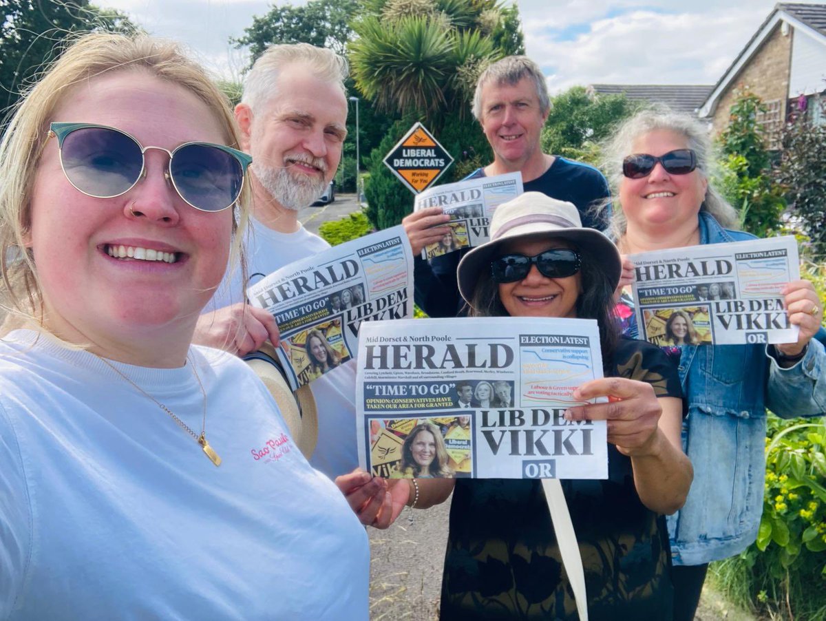 VikkiSlade72's tweet photo. So incredibly proud of our @LibDems team - writing &amp; artworking literature, bundling leaflets, creating social media graphics, knocking doors, donating money, delivering leaflets, banging in stake boards &amp; people lending garden space, phoning, making tea, tellers 🙏🏻❤️#VoteVikki https://t.co/RqzIzFGq2Z