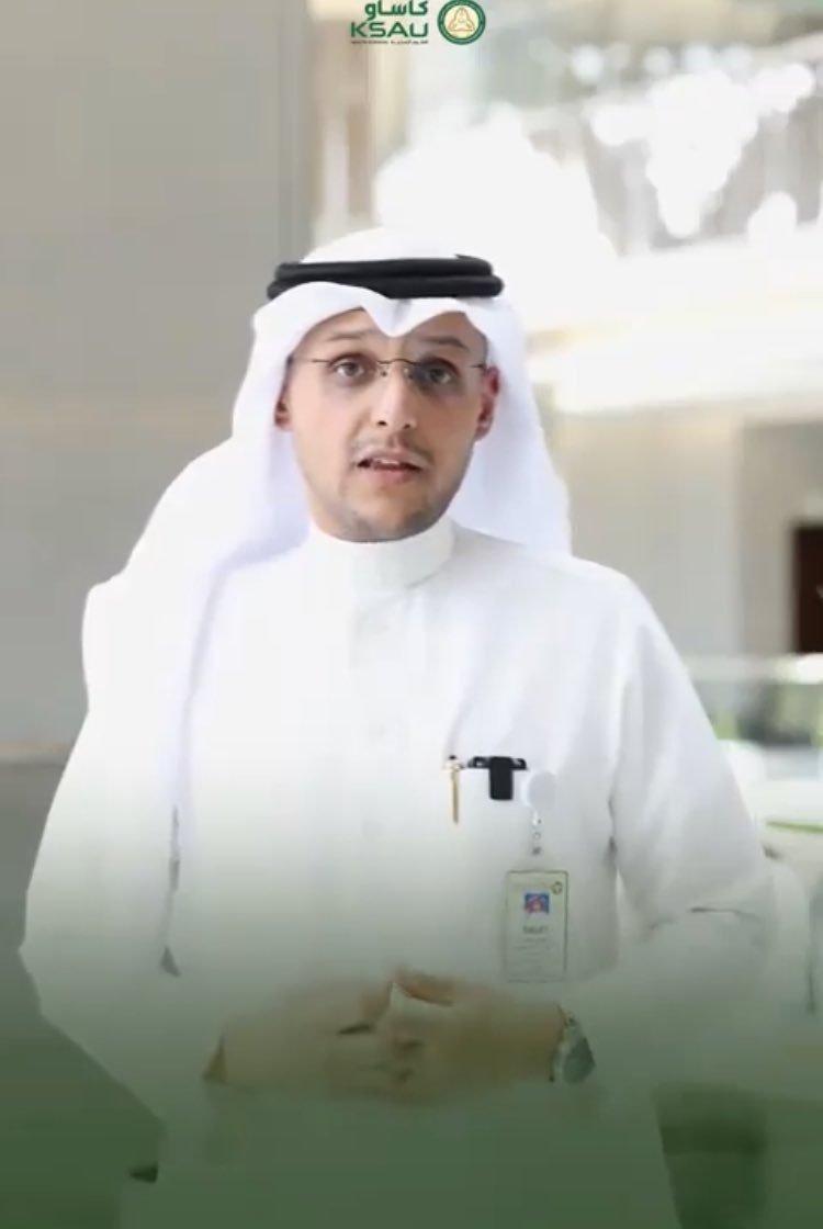 وفاة الدكتور عبدالله بن معيوف العنزي -رحمه الله- رئيس وحدة الأبحاث بكلية العلوم الطبية التطبيقية بالرياض وأستاذ العلاج التنفسي، بجامعة الملك سعود للعلوم الصحية ؛ غرقاً بعد محاولته إنقاذ ابنه عبدالعزيز من الغرق في سويسرا خلال رحلة سياحية برفقة عائلته .

-