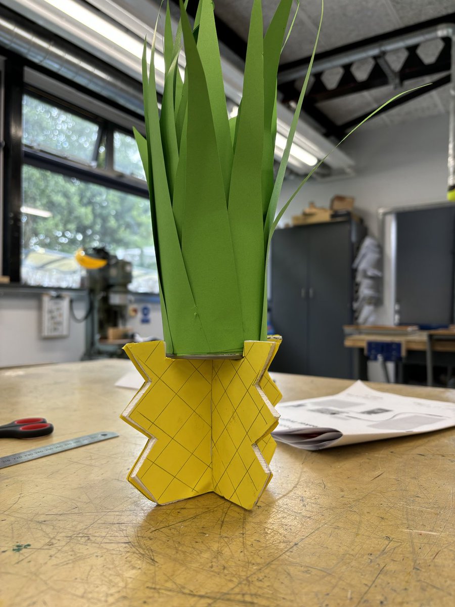 KingsS4L's tweet photo. A fine looking pineapple which houses an amplified speaker!
A great year 9 electronics project with Mr Woodhead. ⁦@TheKingsDandT⁩ ⁦@KingsSchoolOSM⁩ 🍍 🎵 https://t.co/NnD1S27foJ
