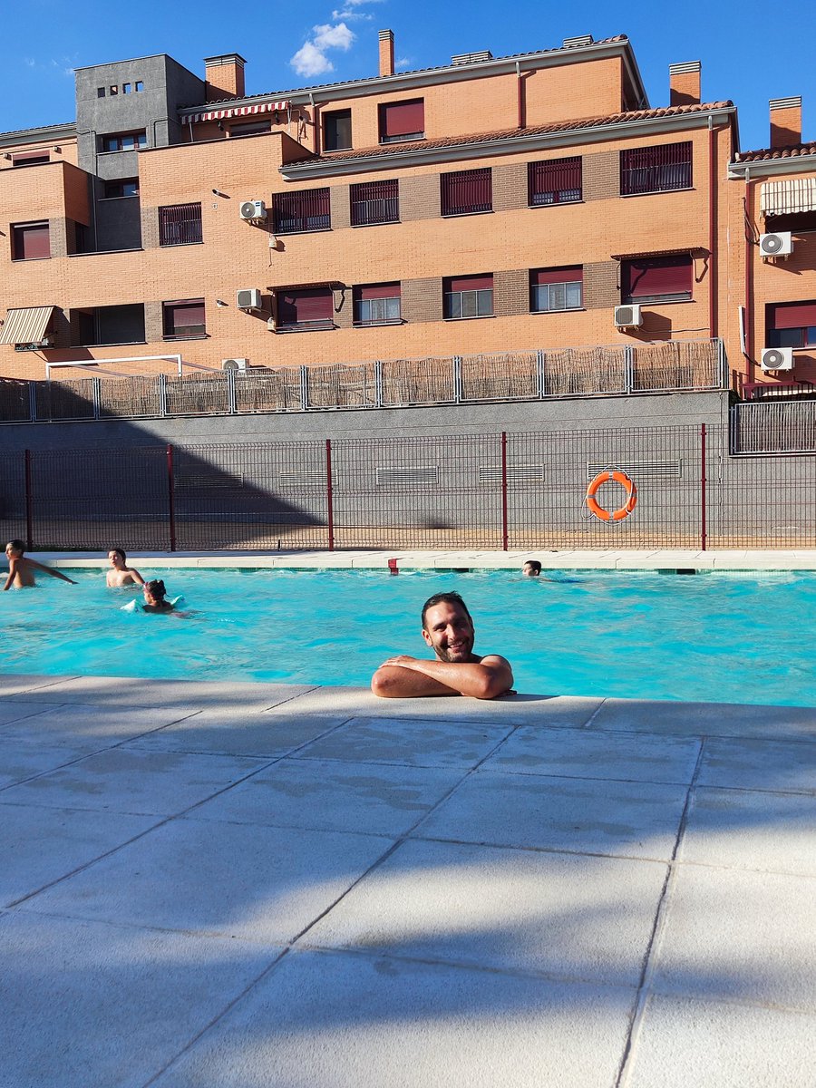 Miguelweb16's tweet photo. Pues si está a gusto se dice coño! Jejeje #SummerStyle https://t.co/qWgrmWqnwX