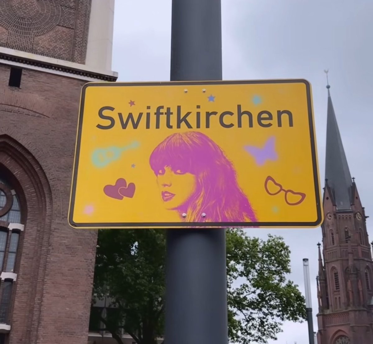 gelsenkirchen is ready for it 😎 #TSTheErasTour