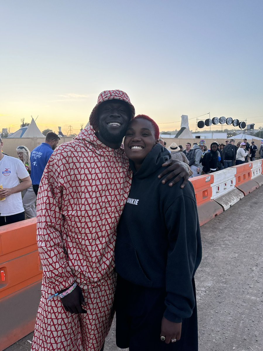 arloparks's tweet photo. glasto was a family affair. thank you @remiwolf for rocking with meeee, to @bbcintroducing for the full circle moment n to everyone who tuned in - dreams coming tru in real time !! https://t.co/4qaxoVtiL0