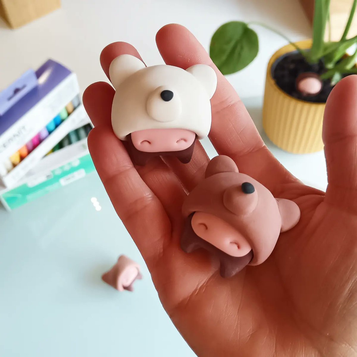 kiboochan's tweet photo. Hello everyone ☺️

A good old classic post to show you this WIP.
I made a couple of kiboochan today and found these little guys so cute 😍
I do a lot of differents stuffs at the moment : illustrations, stickers, polymer clay but this is going somewhere for sure 😆
#smallbusiness https://t.co/Pn94eG7nbE