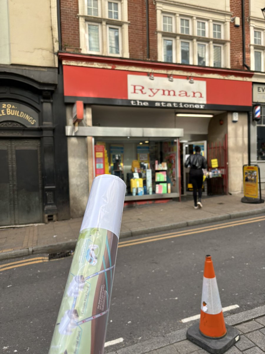 SimiaoSun's tweet image. Thanks @RymanStationery temple street Birmingham for saving me with a last minute poster printing. Three working days at uni while printing on the day (30 minutes) with Ryman