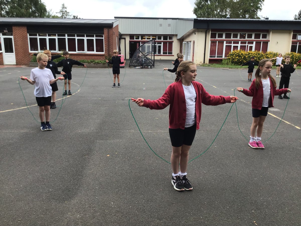RalphBPSch_York's tweet photo. Class 6 enjoyed their skipping session today. #RBPSPE https://t.co/JwQilcYnyG