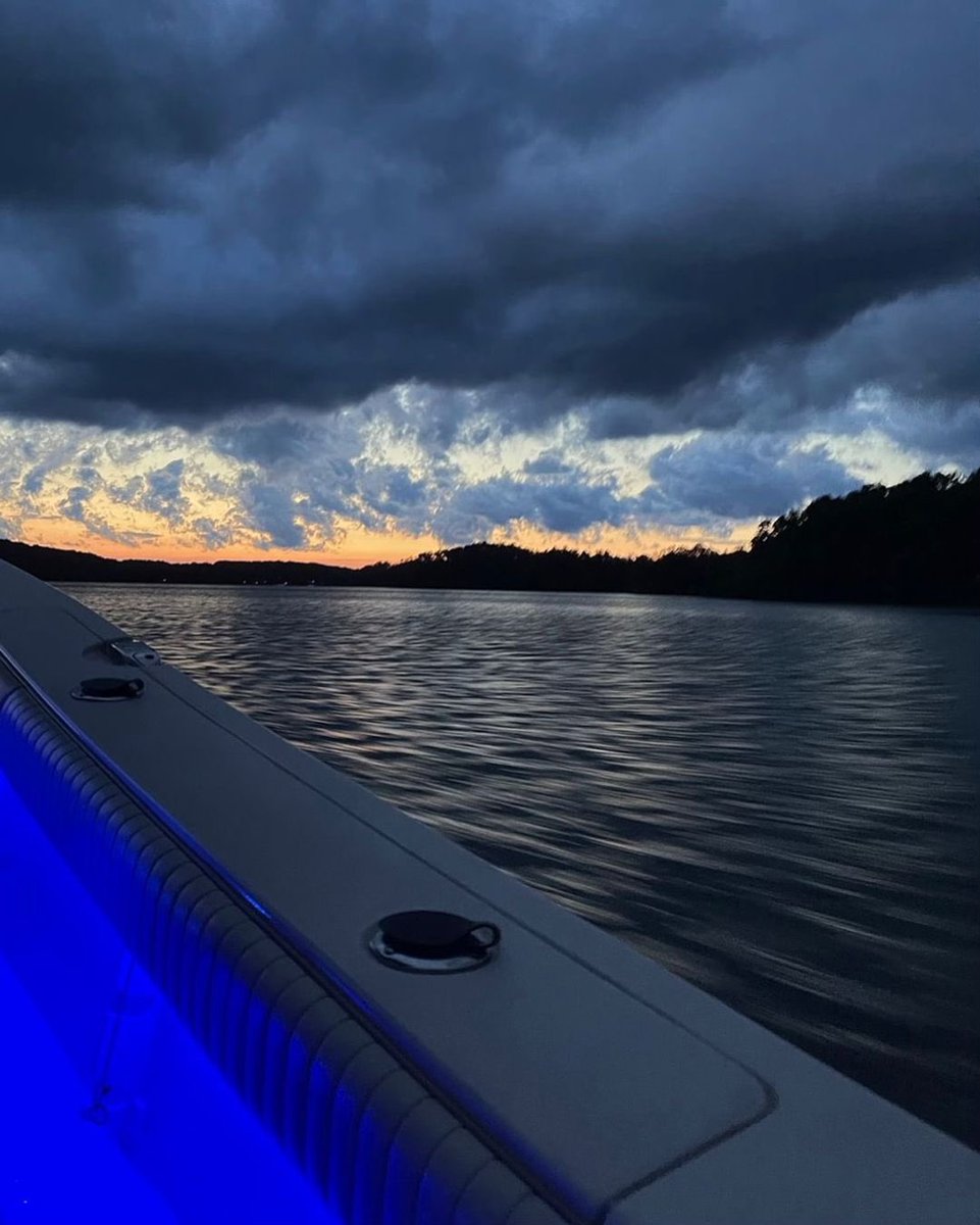 بحر 🌊 (@butterflless) on Twitter photo 