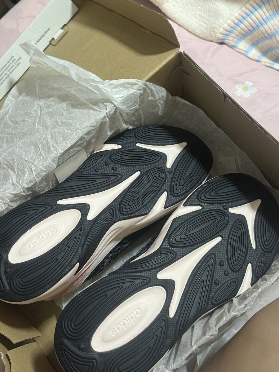 kedcutelk's tweet photo. —— 👟
ขายรองเท้า Adidas ozelle  มือ 1 ไม่เคยใส่ ป้ายกล่องครบ  ส่งฟรี 

Size : 40 
Price : 1,000 

นัดรับ ดอนเมือง ฟิวเจอร์ เซนทรัลลาดพร้าว ได้ ✅

 #adidas #ส่งต่อadidasของเเท้ #ส่งต่อadidas #adidasthailand #ส่งต่อเสื้อผ้ามือสอง #ส่งต่อเสื้อผ้า  #vghbkk #ส่งต่อ #รองเท้า https://t.co/iM0sgLNLGG