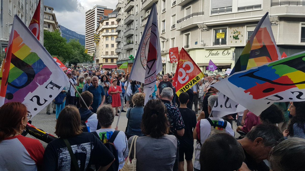 fsu_73's tweet photo. La FSU Savoie présente ce soir pour défendre les idées de progrès et justice sociale. Ne laissons pas l'extrême-droite arriver au pouvoir ! #NoPasaran #onfaitfront #dimancheonvote https://t.co/nBgKfSgsMi